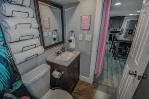 Private Two-Bedroom Lower Unit in Denver - Image 4