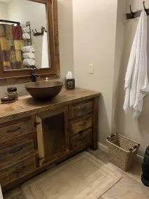 Year-round resort condo minutes from skiing, lake, golf, pool, sleeps 6 - Image 3