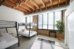 Stunning Designer Loft in Fulton Market, Sleeps 24 - Image 4