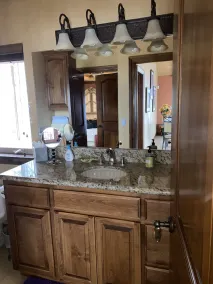 Breathtaking Vineyard and Lake Views, Secluded with private pickleball court - Image 2