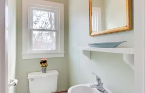 Bright 3 Bedroom Lake Cottage with dock! - Image 3
