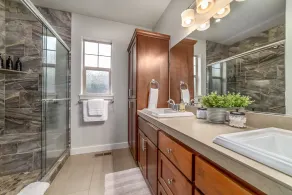 KING Bed•Hot Tub•Game Room•Walk to Dining, Shops & Autzen - Image 3
