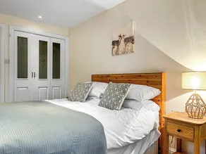 1 bedroom accommodation in Tideswell - Image 5