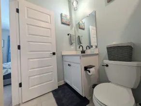 Spacious Home Near Grand Park & Chatham Hills: 3 Kings, 2 En-Suites & Pond View - Image 5