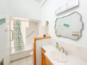 3-Beds just 100m from white sands of Hermosa! - Image 4