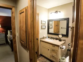 Epic Mountain Views! End Unit! 2 Miles North of Purgatory! Heated Pool ! - Image 4