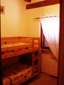 HAUS URLAUB ROM mit dem im Grün von den Ländern von dem RÖMISCHEN BURG eintaucht Garten - Image 3