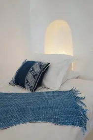 Incredible caldera views! Full sunset, private, spacious, housekeeping - Oia! - Image 5
