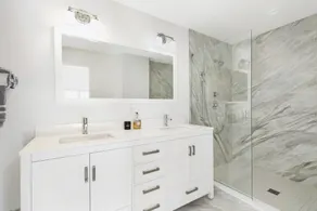 5 BR Newly Renovated. Entertainers Dream. 5 min from Beach & Town of Sag Harbor - Image 3