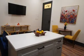 Brick Street Hotel - Image 3