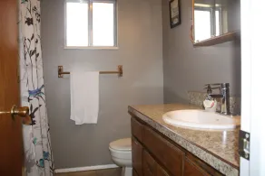 Capitol Reef Country 5 Bed 3 Bath Cabin Home - Image 4