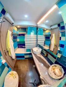 Deluxe Beach Apartment- Sleeps 2 & Private Terrace - Image 3
