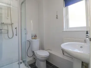 VALLEY LODGE 44, pet friendly, country holiday cottage in Callington - Image 4