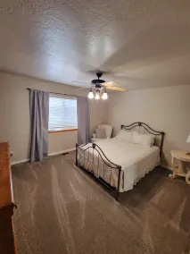3 bed 2 bath fully stocked Home on the lake  - Image 5