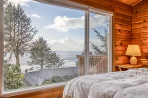 Log Cabin Over Stillehavet er perfekt romantisk tilbagetog med havudsigt! - Image 3