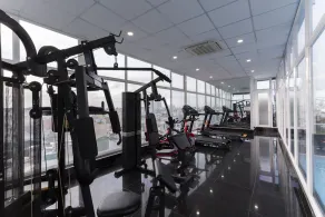 Beautiful Apartment with Pool and Gym - Image 2