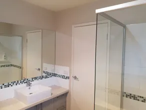 Beautifully appointed townhouse.  Pet friendly and close to all amenities. - Image 2