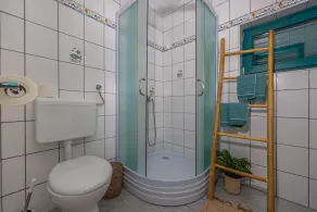 Seaview home with bubble bath - Image 4