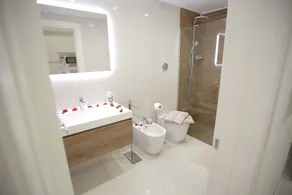 Suite di lusso con piscina riscaldata e idromassaggio - Image 2