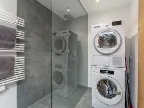 Very comfortable and furnished with style - Image 4