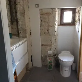 Gite DE Bellecombe AU Chateau Plaisir de la Campagne Proche des Parcs de Loisirs - Image 2