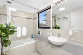 Urban Boho Chic 2BR Retreat w Balcony, Perth CBD - Image 5