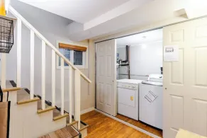 Spacious 1 bedroom Ballard Apartment, Walk to Dining & Shops,  15 Min to Seattle - Image 3