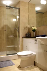 Delightful city-centre maindoor flat - bright and sunny with private courtyard - Image 3