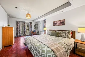 Newly Remodeled King Ensuite Cozy Chalet - Image 4