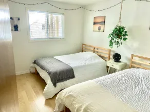 Entire cottage (2 condos), perfect for families or large groups! - Image 3