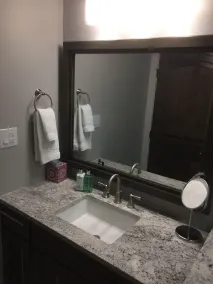 Nyrenoverede 2BR / 3BA Condo trin til elevatorer og Main Street - Image 4