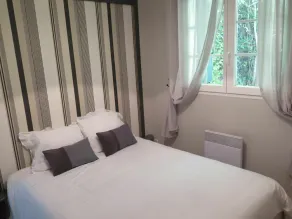 Hyggelig lejlighed for 6 personer med pool, WIFI, TV, terrasse og kæledyr tilladt - Image 5