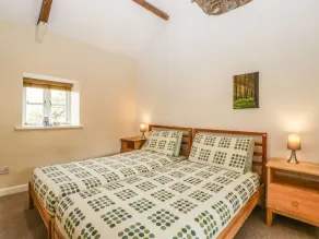 AQUEDUCT COTTAGE, pet friendly, with open fire in Penperlleni - Image 4
