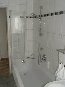 Lindo, moderno apartamento mobiliado em um local tranquilo - Image 4