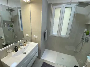 Appartamento con terrazza, piscina e giardino - Image 2