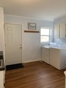 Cheerful 2-bedroom Quite Cottage near Hospitals! - Image 3