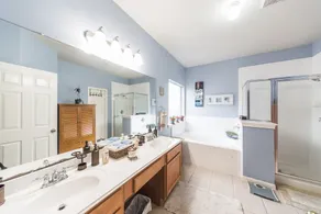 Cozy Home near Houston Medical Center, NRG Stadium and Galleria - Image 3