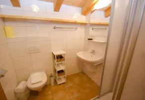 All Seasons Lodge by All in One Apartments - Image 5