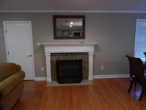 Vient d'être refait et mobilier neuf, - Image 2