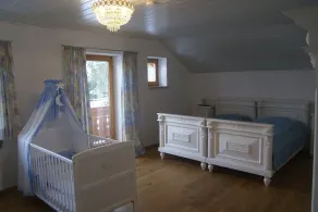Casa de férias com 4 quartos e jardim em um local bonito - Image 5