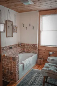 The Lodge at Joe Walker Hollow, privacy at its best with plenty of family space - Image 2