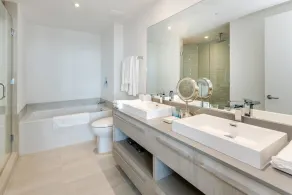 Spectacular 2019 Corner Condo WaterViews - Image 3