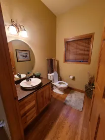 Cozy Luxury Townhome with 2 bunk beds. Family, Pet and Fun Friendly - Image 3