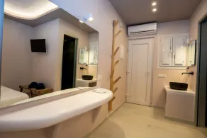 Zen Suites & Spa - Image 5