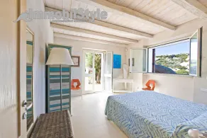 Exclusive Villa pied dans l'eau - Image 4
