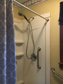 2 chambres 1 salle de bain, grande terrasse et quai, sur l'eau dans une crique paisible, Année - Image 3