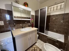 Comfortable T2 downtown with pets allowed and Wi-Fi - Image 2