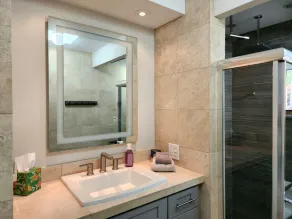 Northern Michigan Retreat- Upscale finishes +Prime location-close to LAKE's - Image 2
