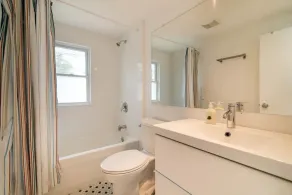 Lakefront génial: 2 br moderne, c / a, frplace, vue - Image 2