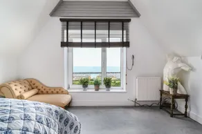 Host & Stay - The Cliff Greenhouse - Image 4